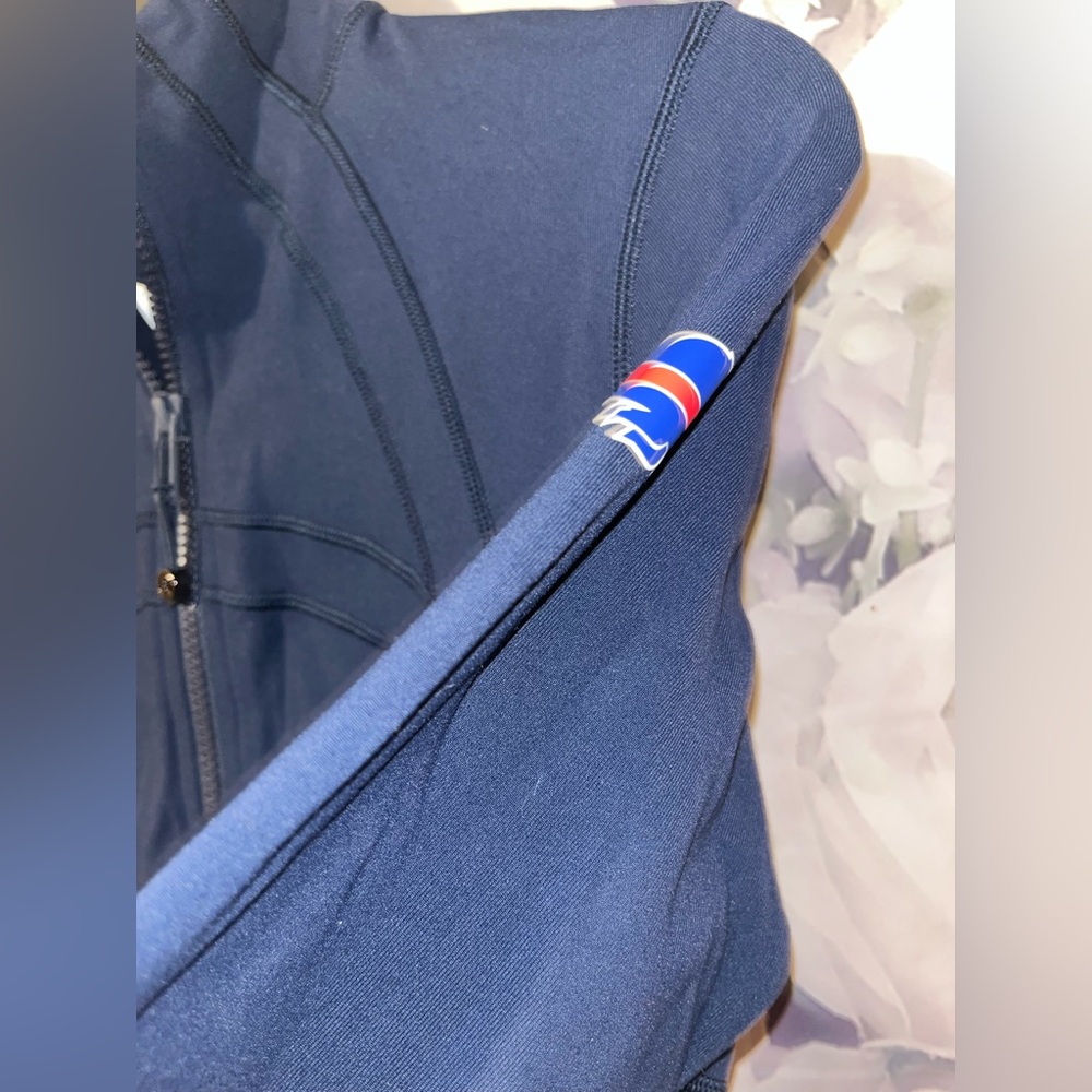 Women's lululemon Buffalo Bills Define Jacket *Luon Sz 8 True Navy Full Zip NEW - Picture 4 of 8